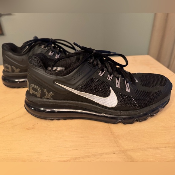 Nike Women's Air Max 2013 Black Silver Sz 9 555363 001 Running Shoes - Picture 1 of 6